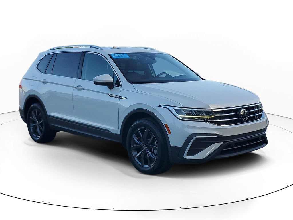 Certified 2023 Volkswagen Tiguan SE w/ Panoramic Sunroof Package FWD video 1