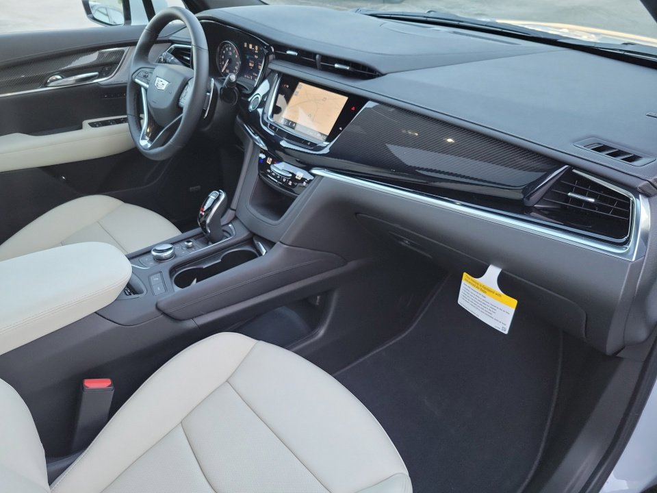 New 2025 Cadillac XT6 Sport w/ Technology Package image 28