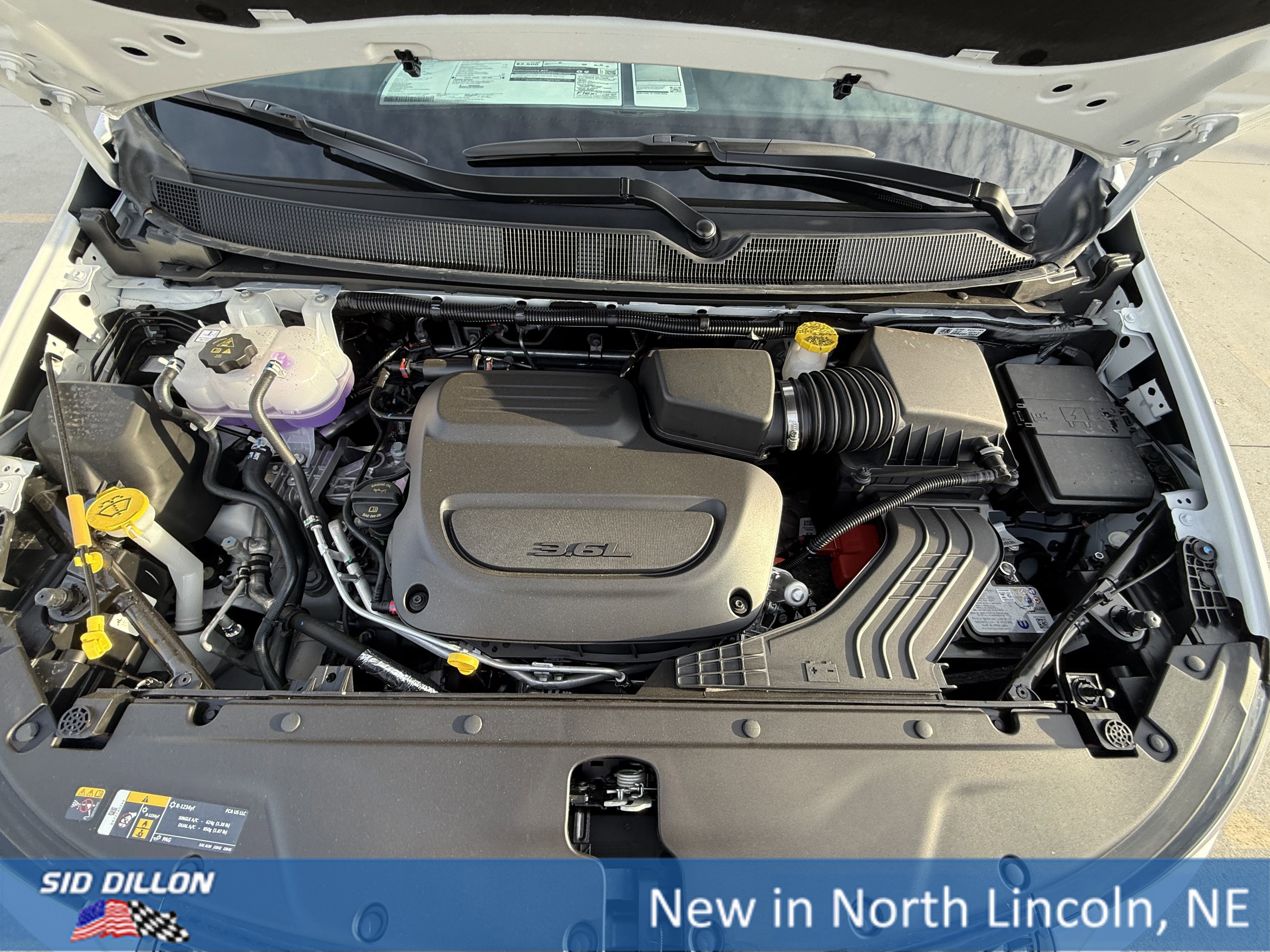 New 2026 Chrysler Pacifica Limited w/ S Appearance Package image 6