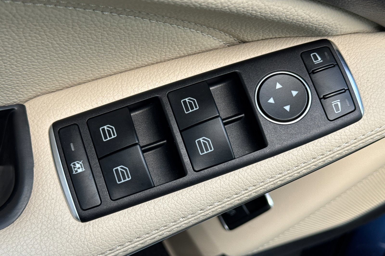 Certified 2018 Mercedes-Benz GLA 250 4MATIC image 12