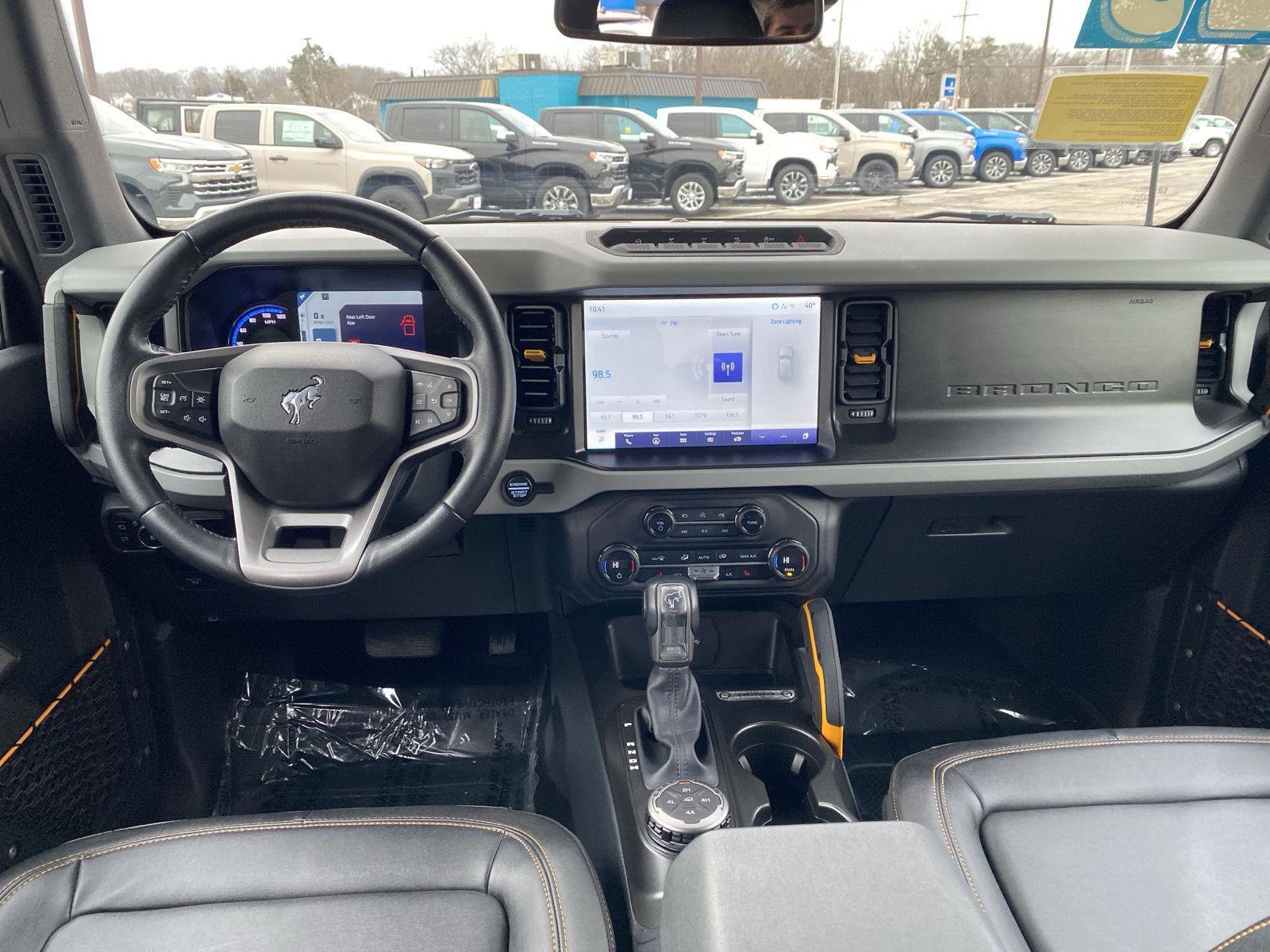 Used 2023 Ford Bronco Badlands image 16