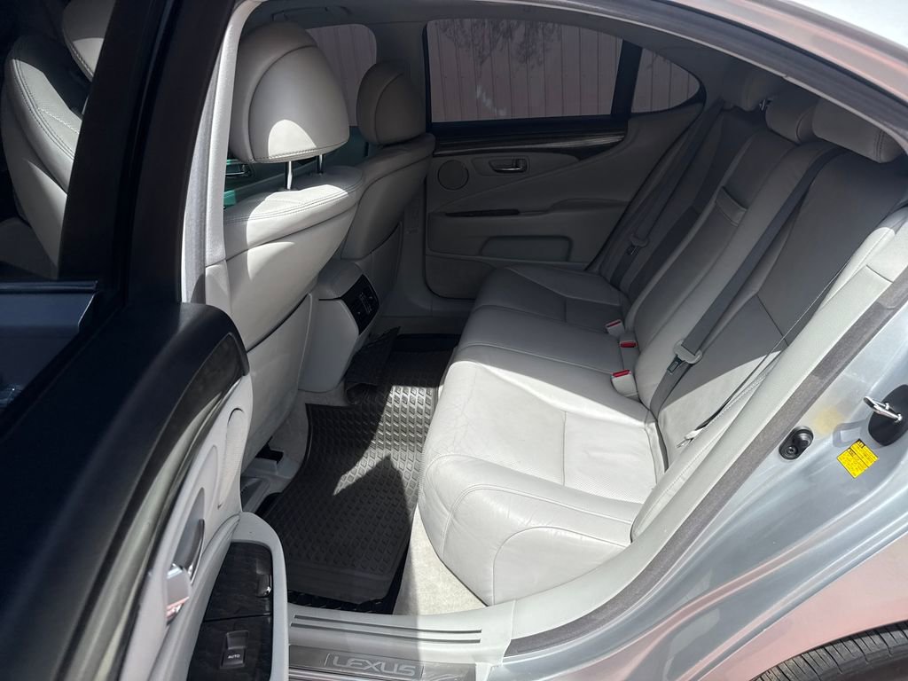 Used 2010 Lexus LS 460 AWD image 19