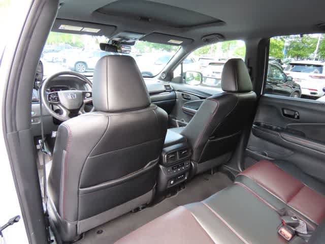 Certified 2024 Honda Passport Black Edition image 14