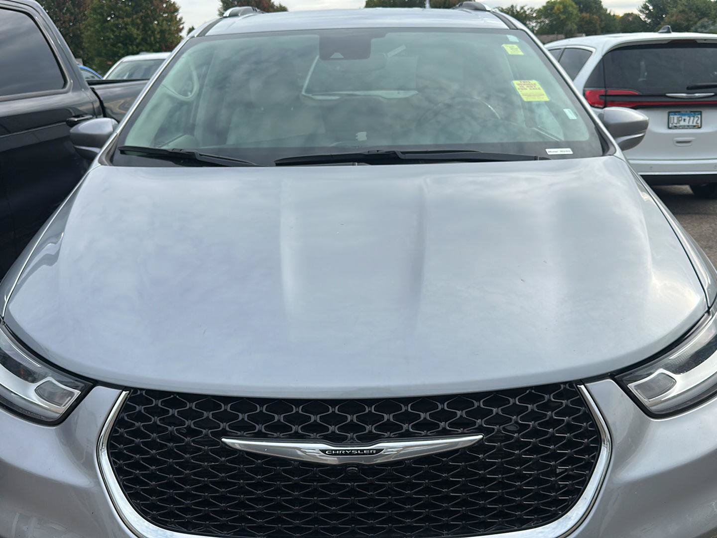 Used 2021 Chrysler Pacifica Touring-L FWD image 19