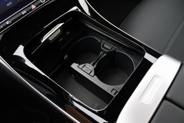 New 2025 Mercedes-Benz C 300 4MATIC Sedan image 25