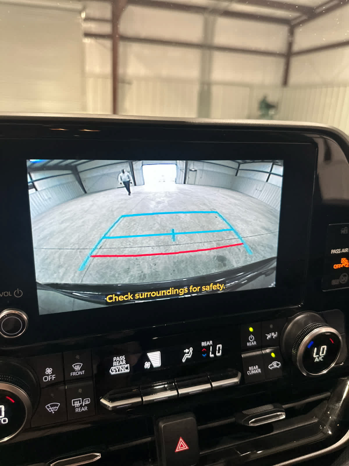 Used 2025 Toyota Highlander LE FWD image 23