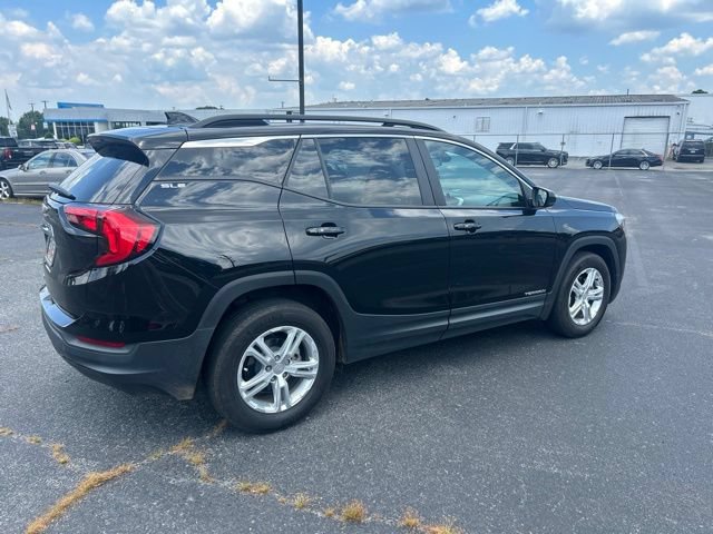 Used 2021 GMC Terrain SLE w/ Driver Convenience Package FWD image 4