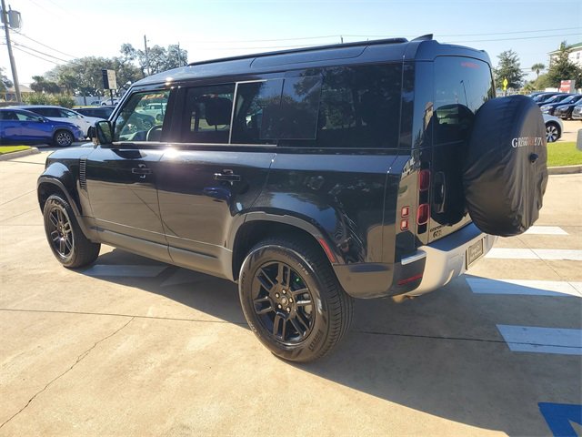 Used 2025 Land Rover Defender 110 S image 3