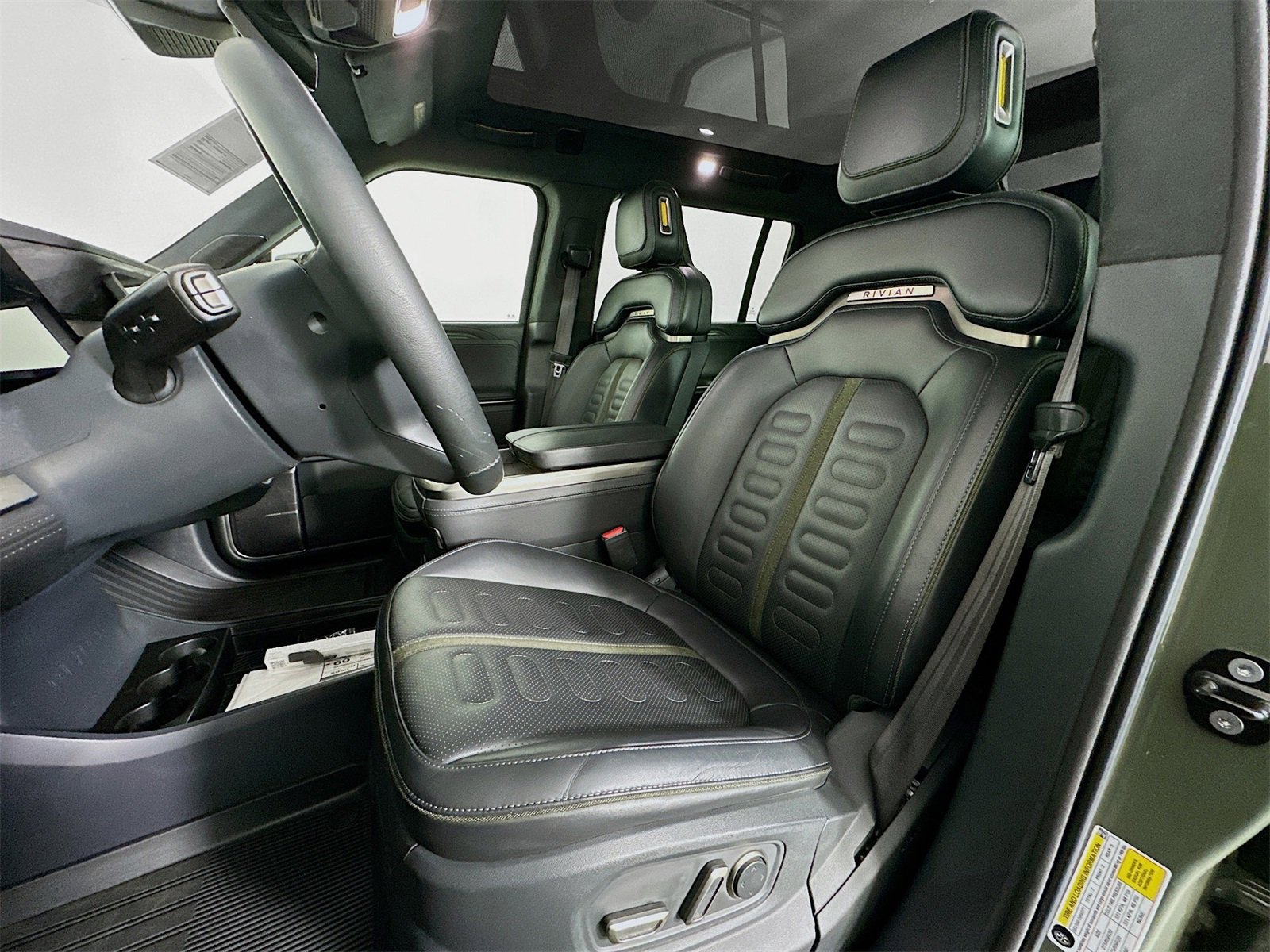 Used 2022 Rivian R1S Launch Edition image 21