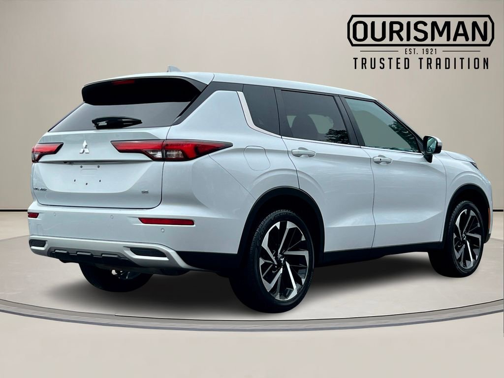 Used 2024 Mitsubishi Outlander SE image 5