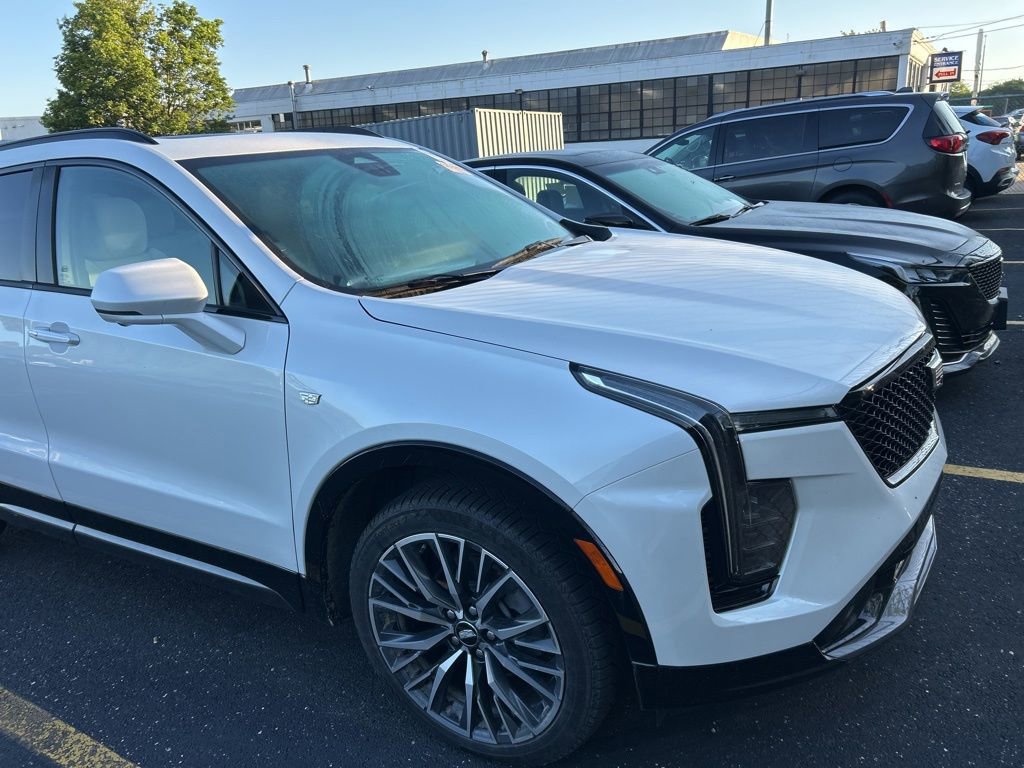 Used 2024 Cadillac XT4 Sport AWD/4WD image 2