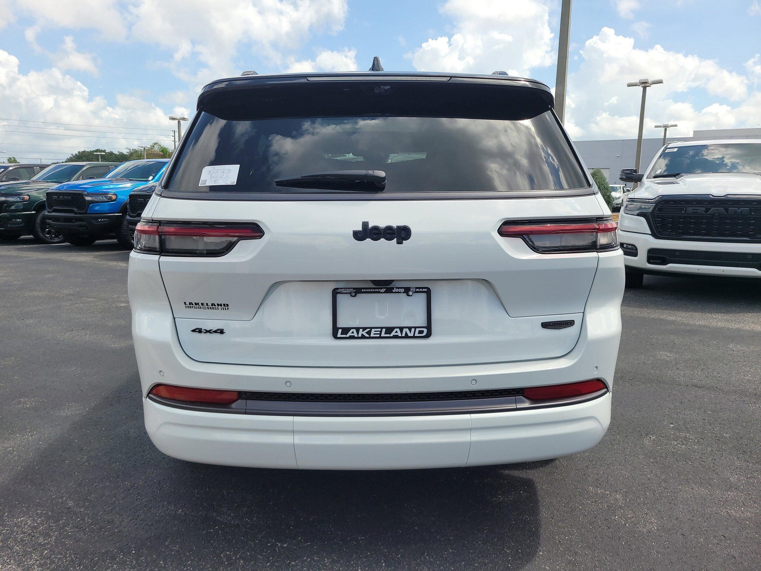 New 2026 Jeep Grand Cherokee L Summit AWD/4WD image 7