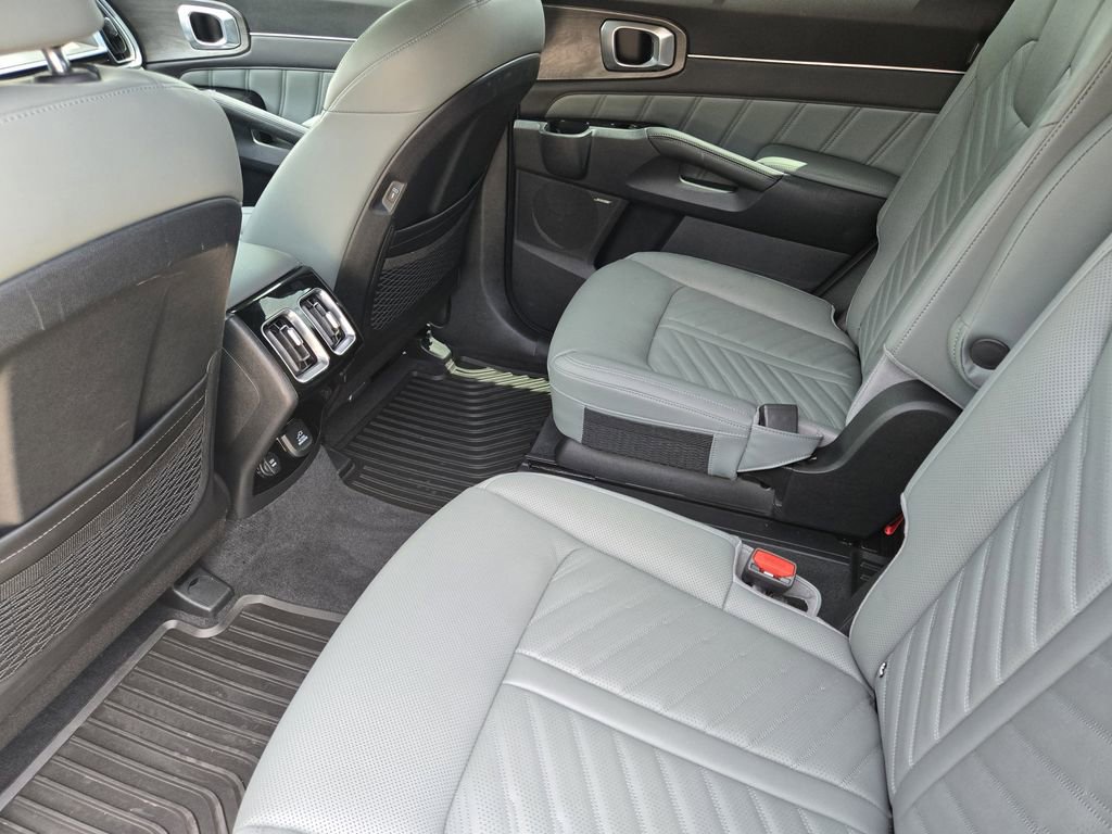 Certified 2025 Kia Sorento SX Prestige w/ Sage Leather Package AWD/4WD image 30