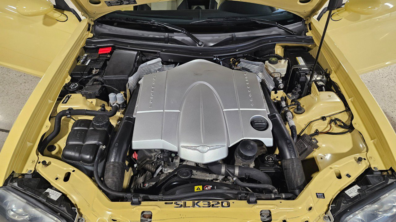 Used 2005 Chrysler Crossfire Limited image 10