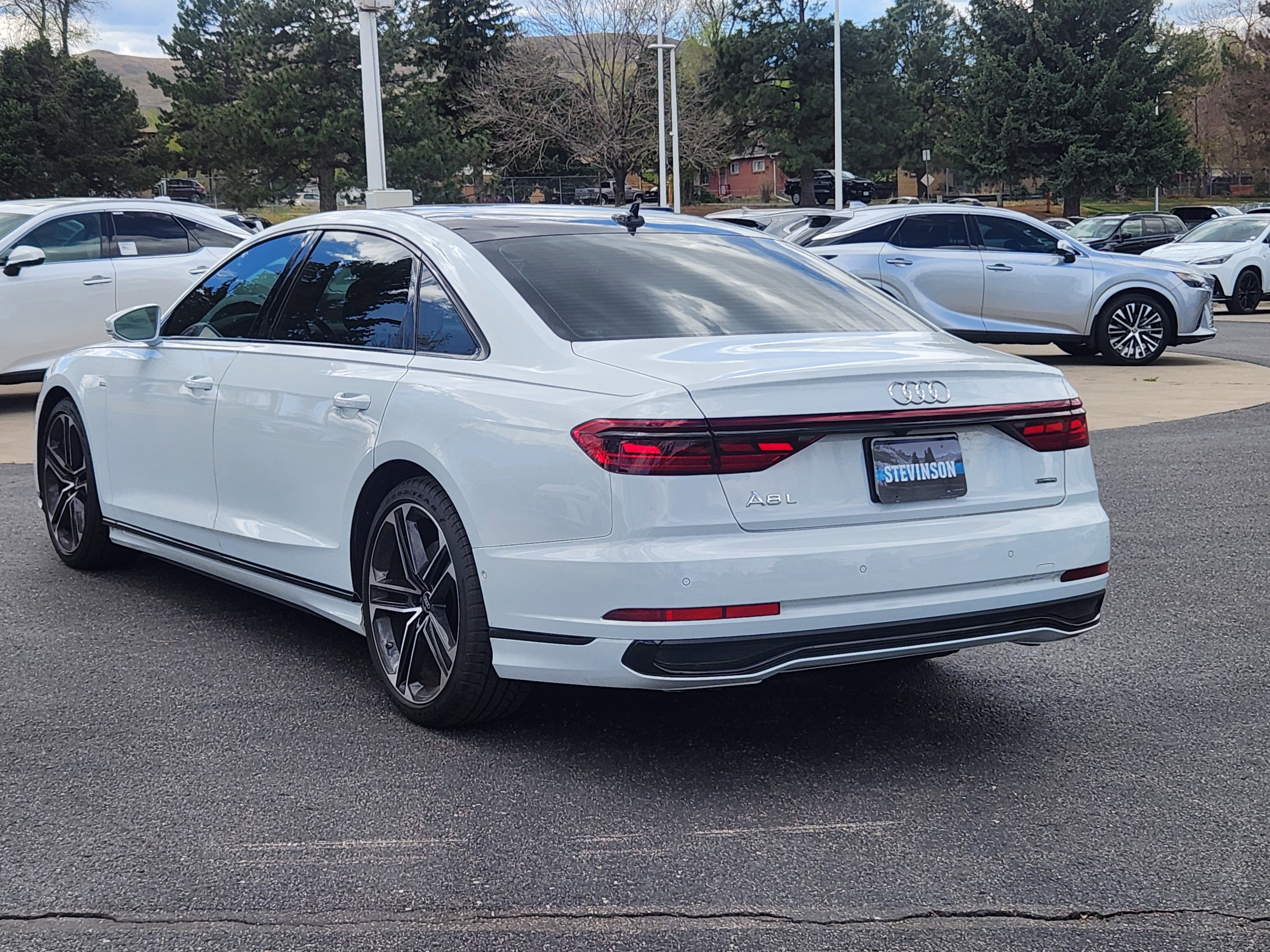 Used 2025 Audi A8 L 3.0T image 3