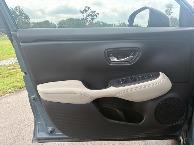 Used 2023 Honda HR-V LX image 15