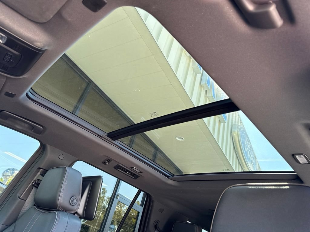 Used 2022 Chevrolet Tahoe RST w/ Luxury Package RWD image 5