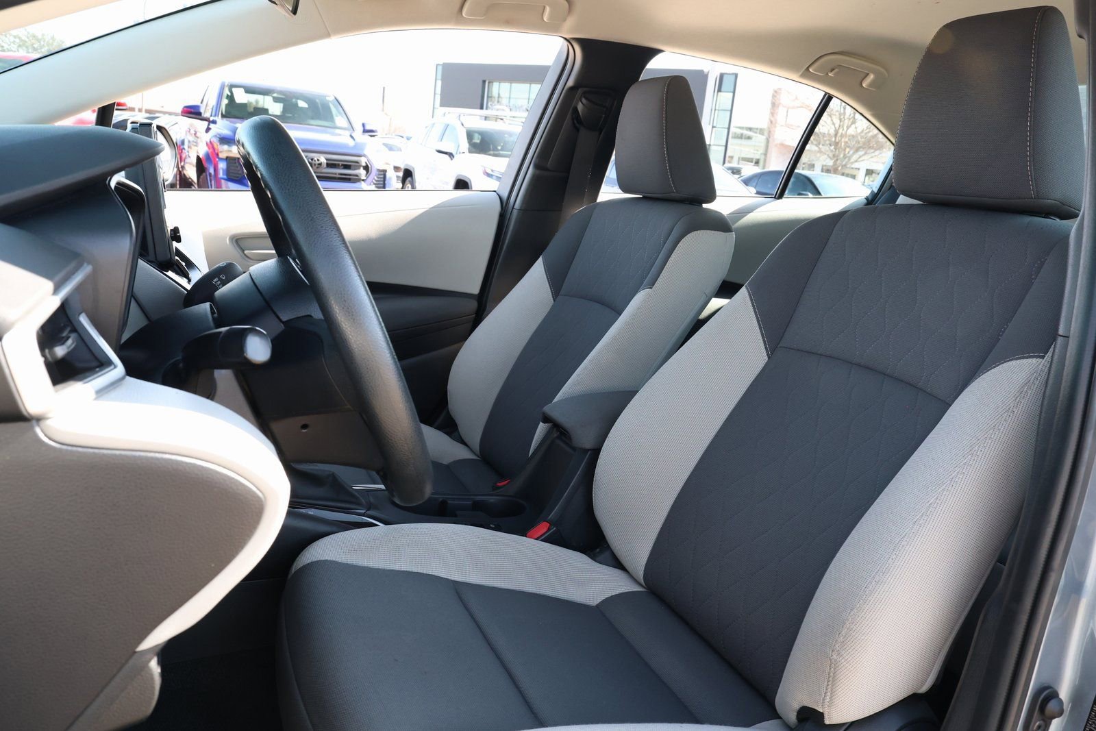 Used 2023 Toyota Corolla LE image 24