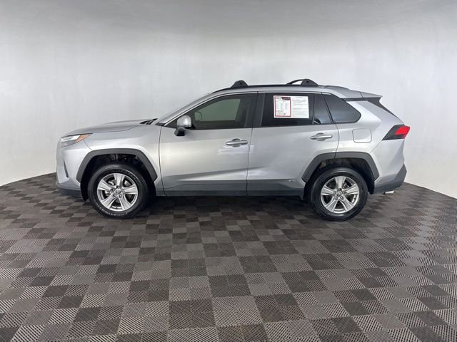 Used 2022 Toyota RAV4 XLE image 10