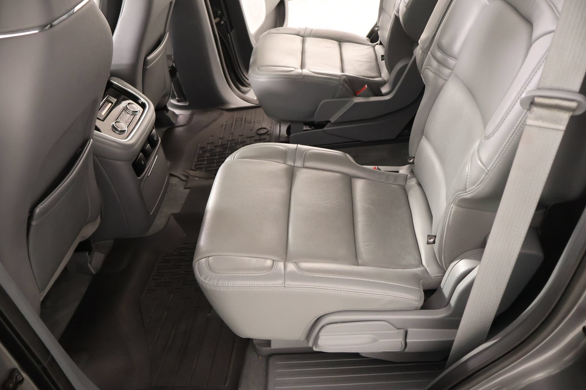 Used 2021 Lincoln Navigator Reserve w/ Luxury Package AWD/4WD image 12