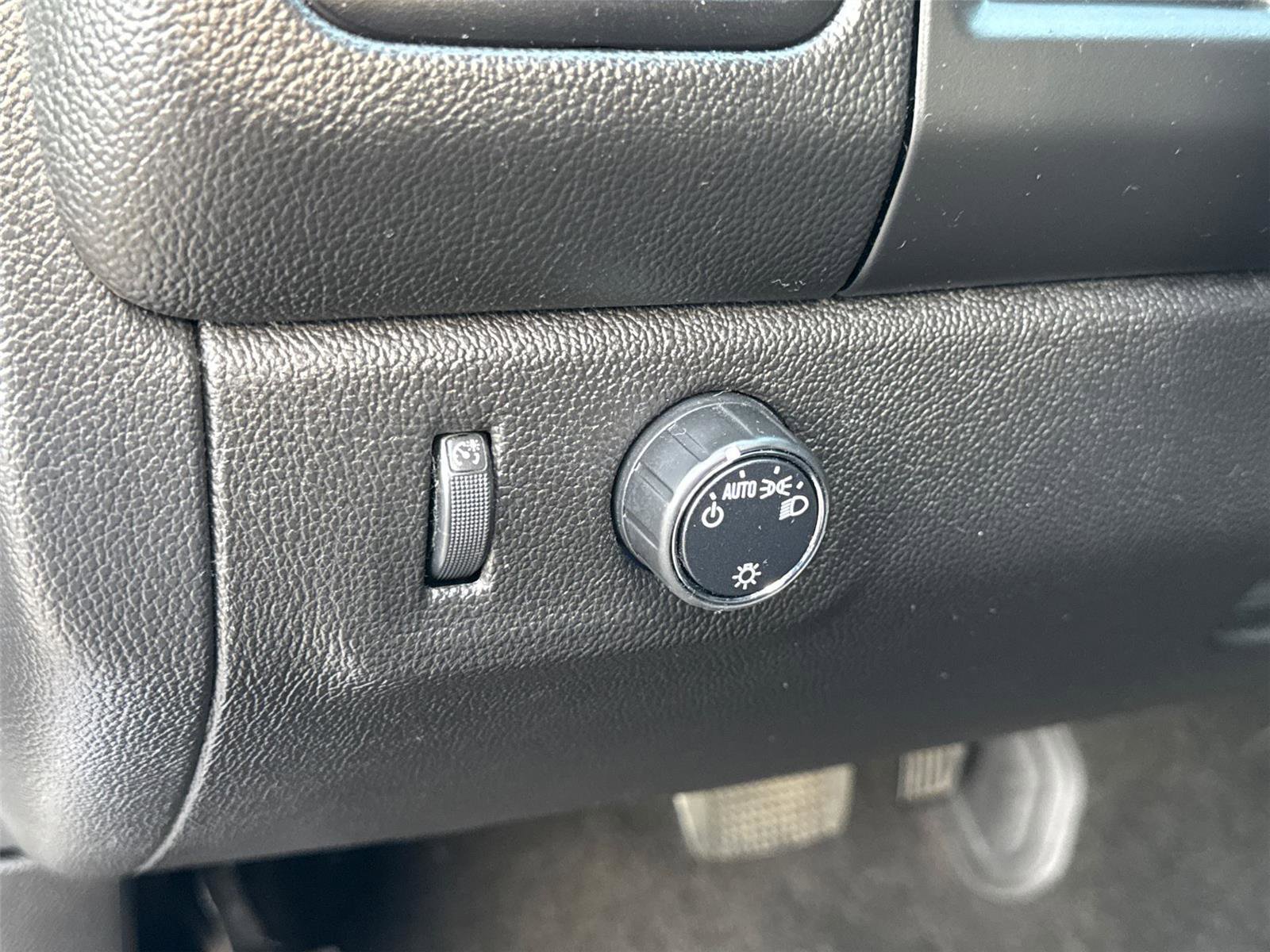 Used 2016 Chevrolet Colorado LT image 26