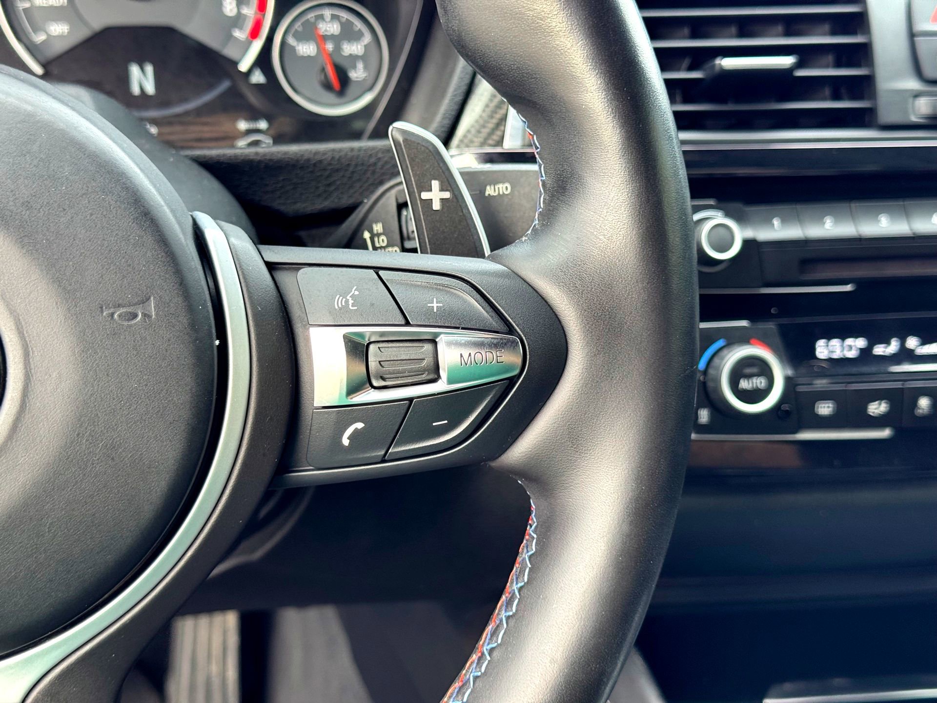 Used 2018 BMW M4 Convertible image 40