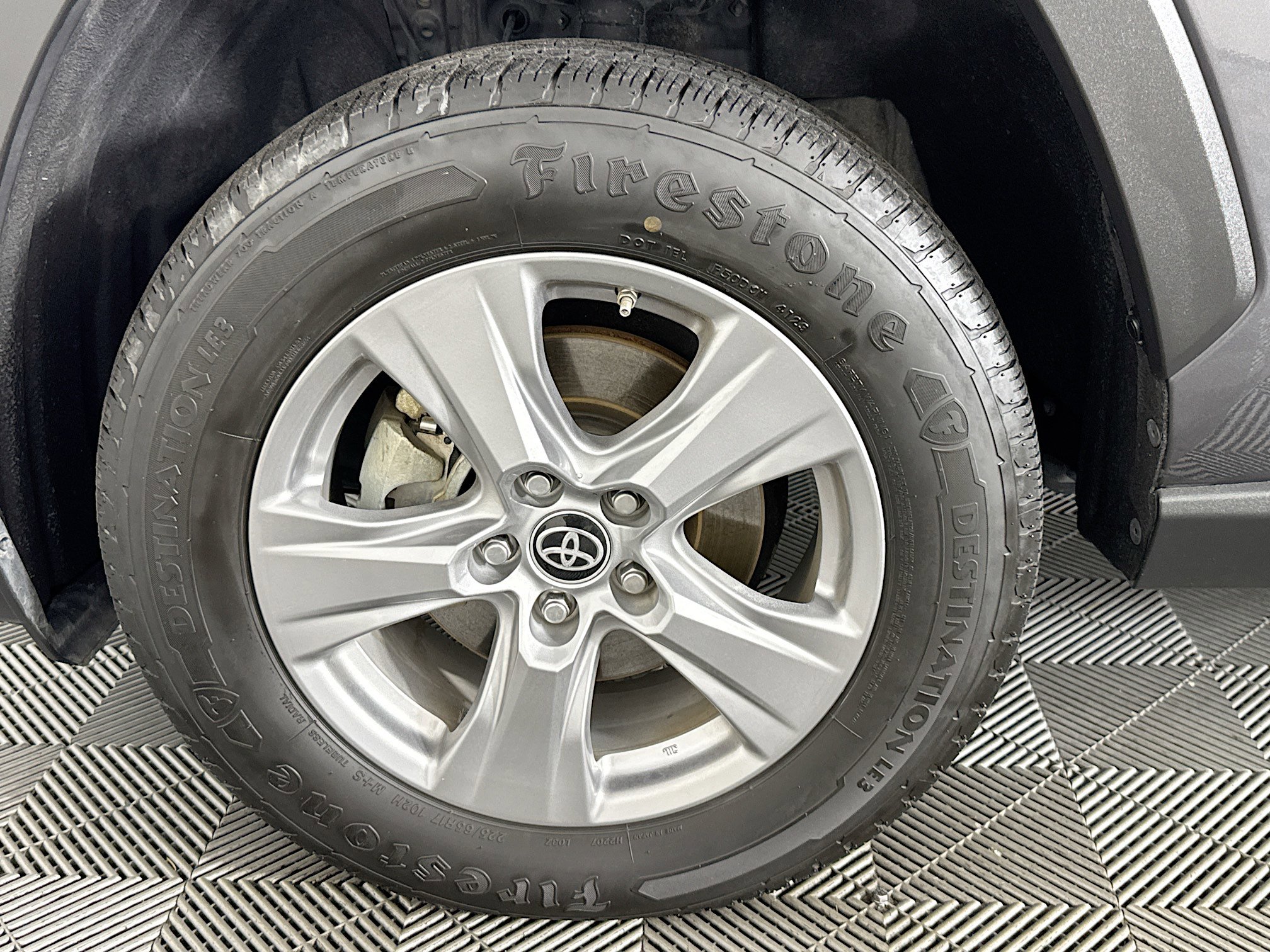 Used 2022 Toyota RAV4 LE AWD/4WD image 65
