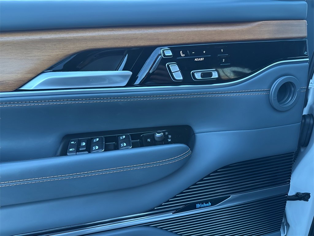 Used 2024 Jeep Grand Wagoneer Series III w/ HD Trailer Tow Package image 21