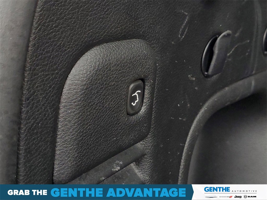 Used 2021 Jeep Grand Cherokee Laredo X image 27