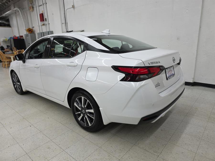 Used 2021 Nissan Versa SV image 4