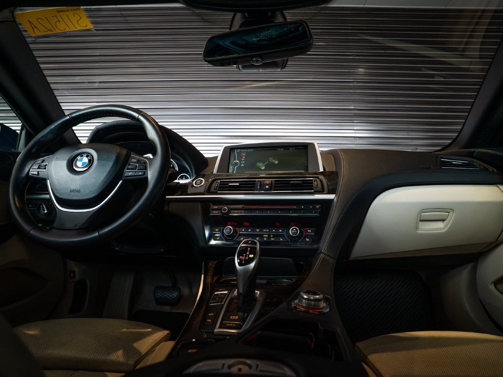 Used 2012 BMW 650i Convertible RWD image 24
