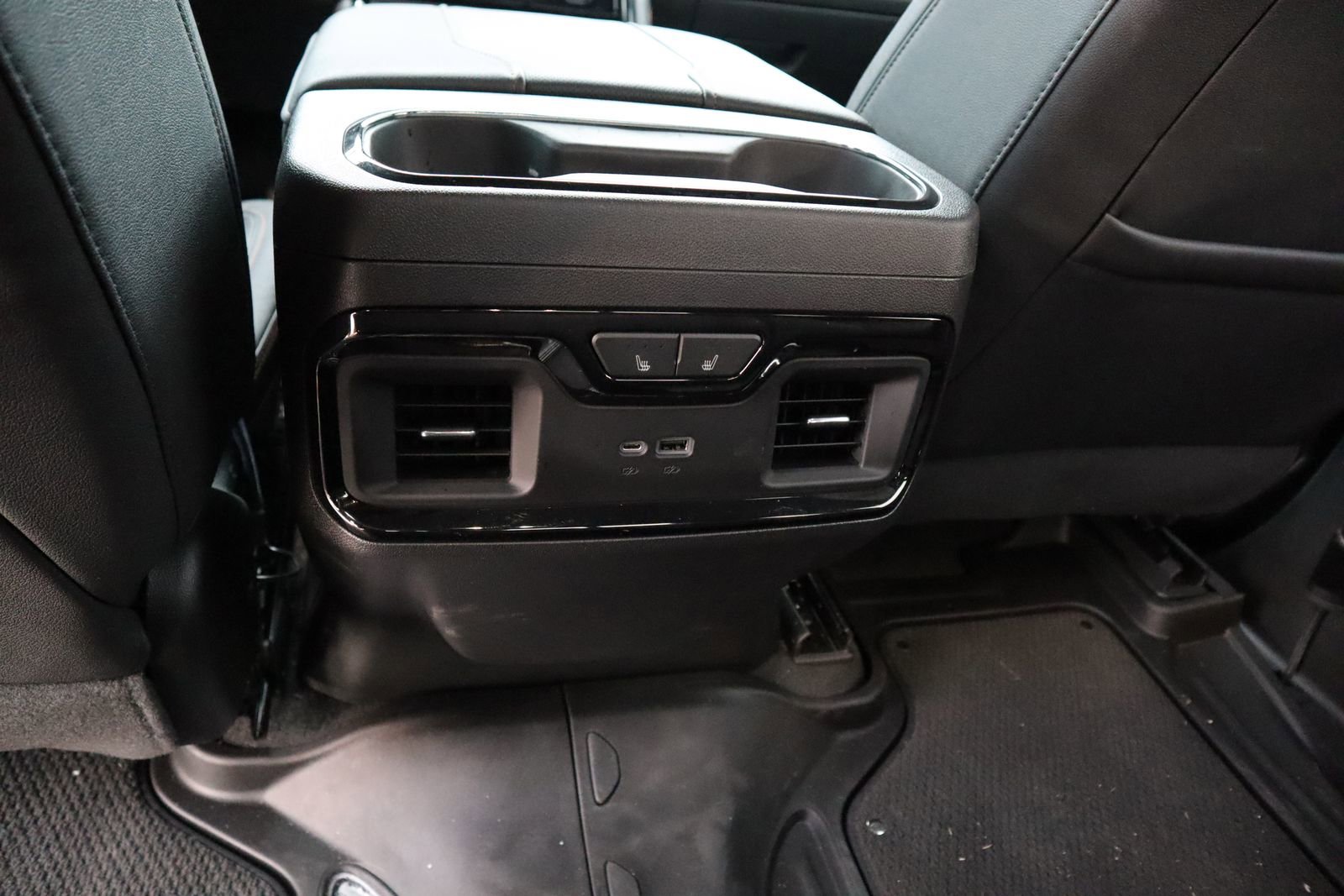 Used 2024 GMC Sierra 1500 AT4 w/ Technology Package image 18