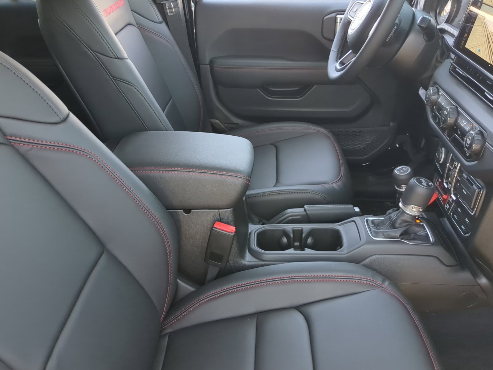 New 2025 Jeep Wrangler Unlimited Rubicon w/ Steel Bumper Group image 19