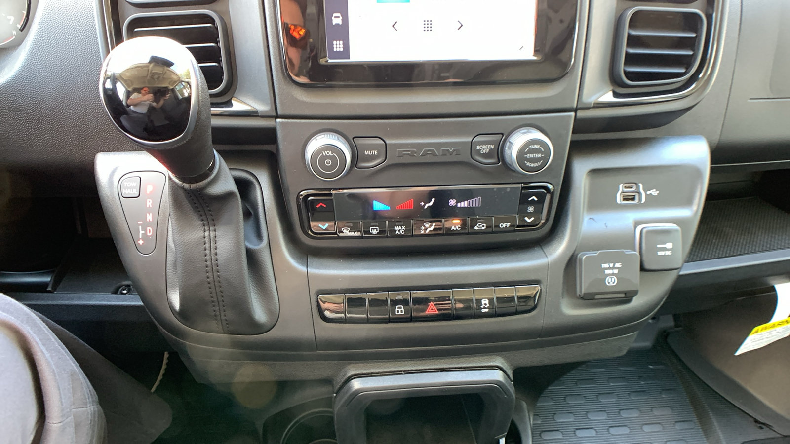 New 2026 RAM ProMaster 2500 w/ Convenience Group FWD image 17