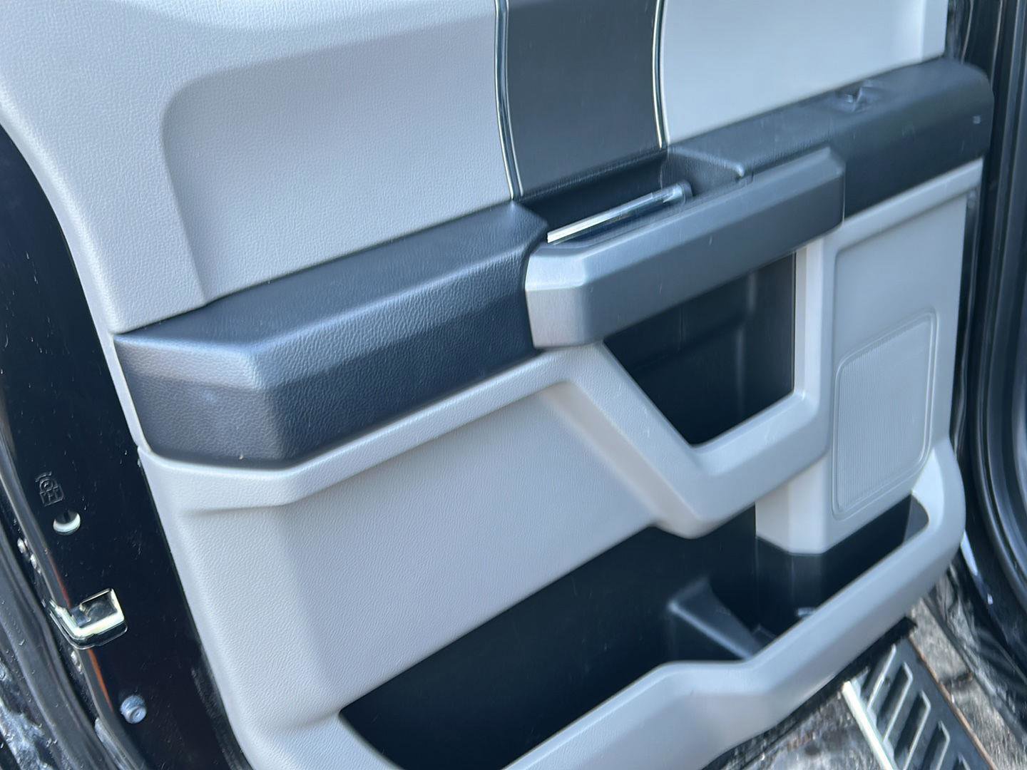 Used 2016 Ford F150 XLT w/ XTR Package image 12