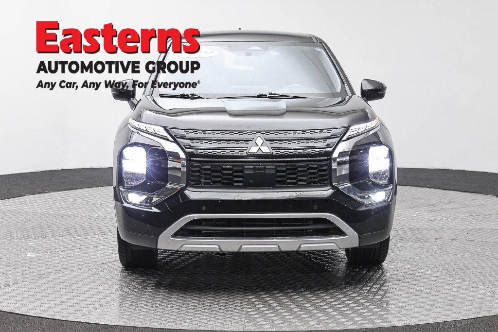 Used 2024 Mitsubishi Outlander SE FWD image 3
