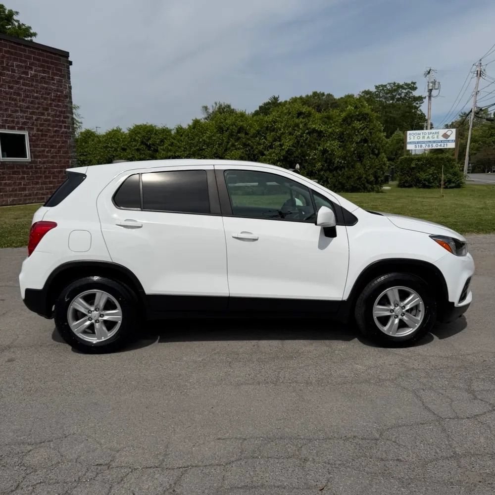 Used 2021 Chevrolet Trax LS w/ Tint and Cruise Package FWD image 11