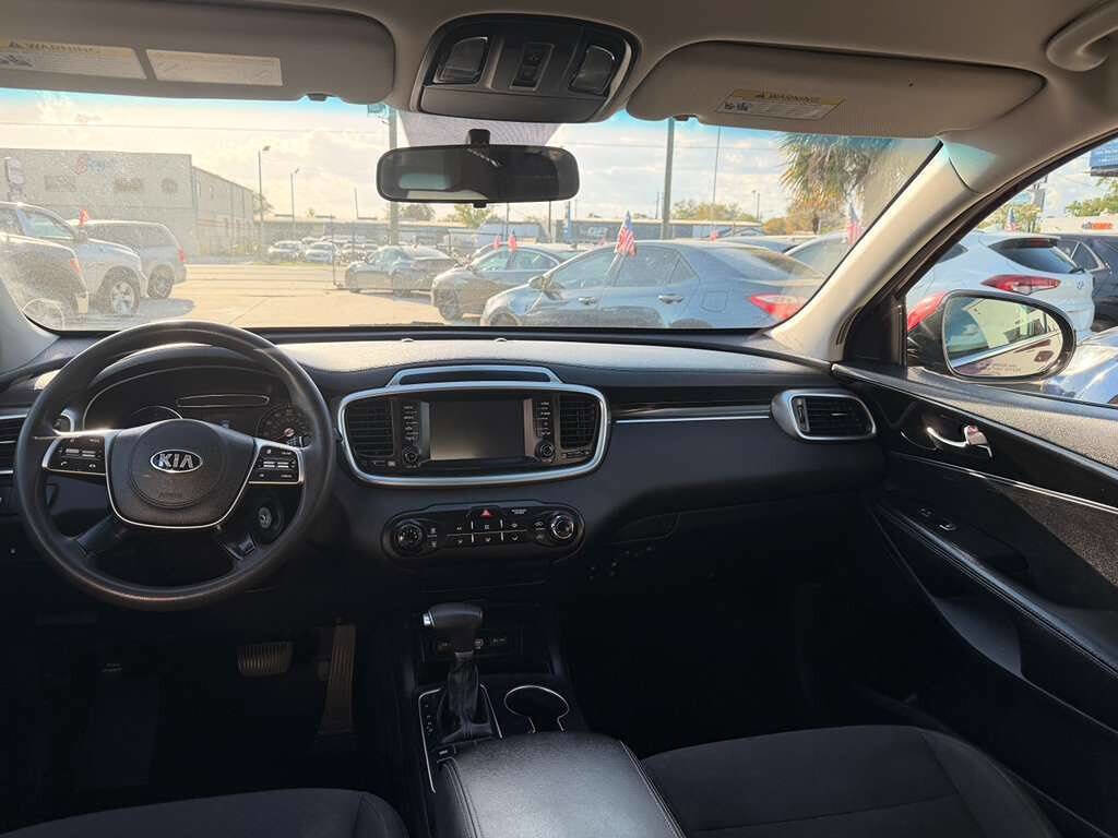 Used 2020 Kia Sorento LX FWD image 10