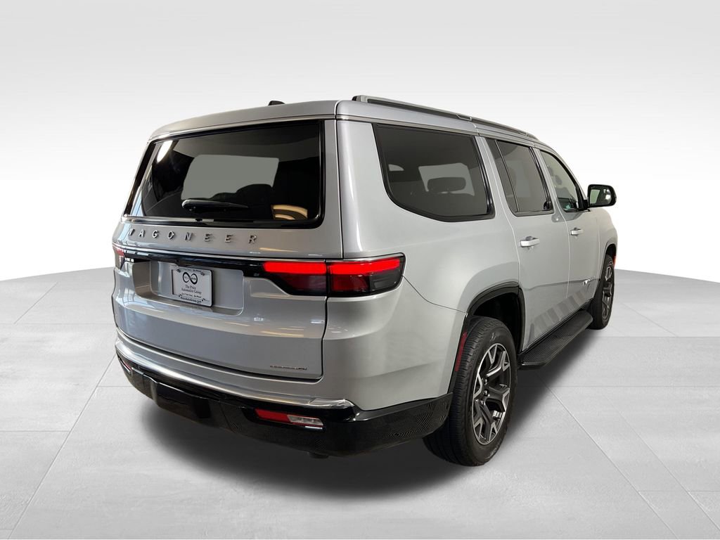 Used 2024 Jeep Wagoneer Series III w/ Flexible Seating Group image 9