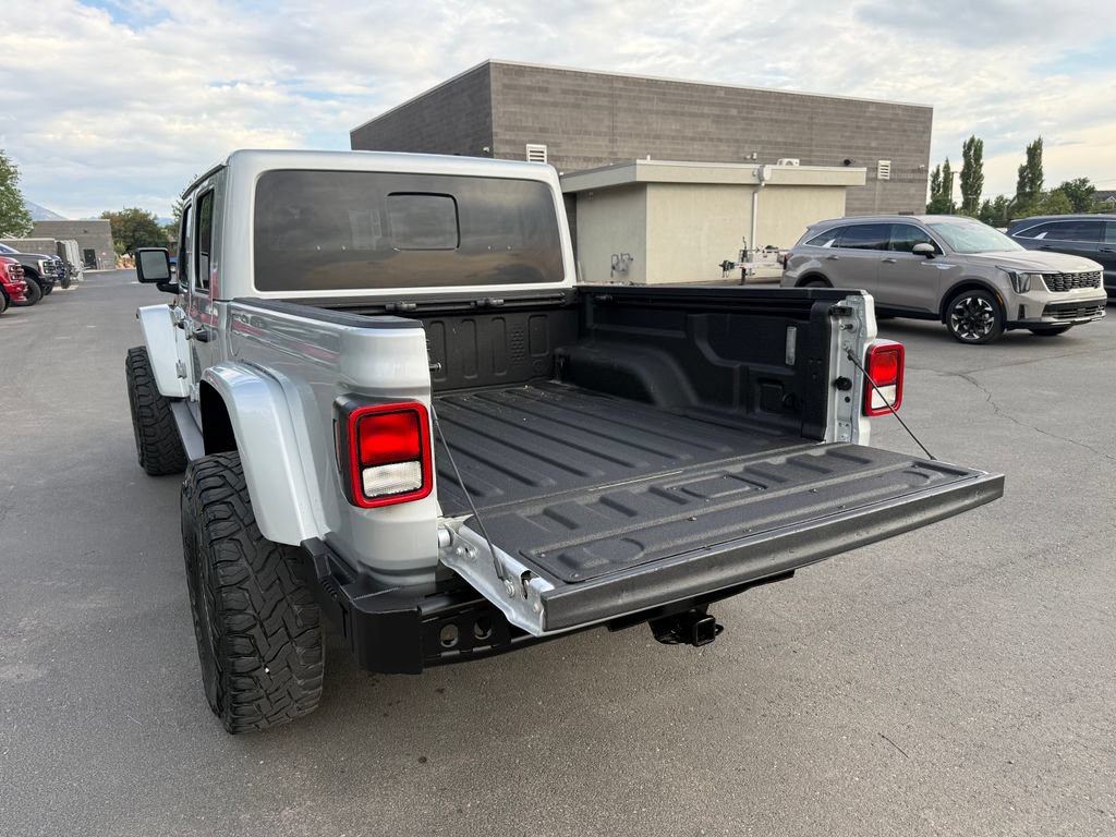 Used 2023 Jeep Gladiator Rubicon w/ Trailer Tow Package AWD/4WD image 13