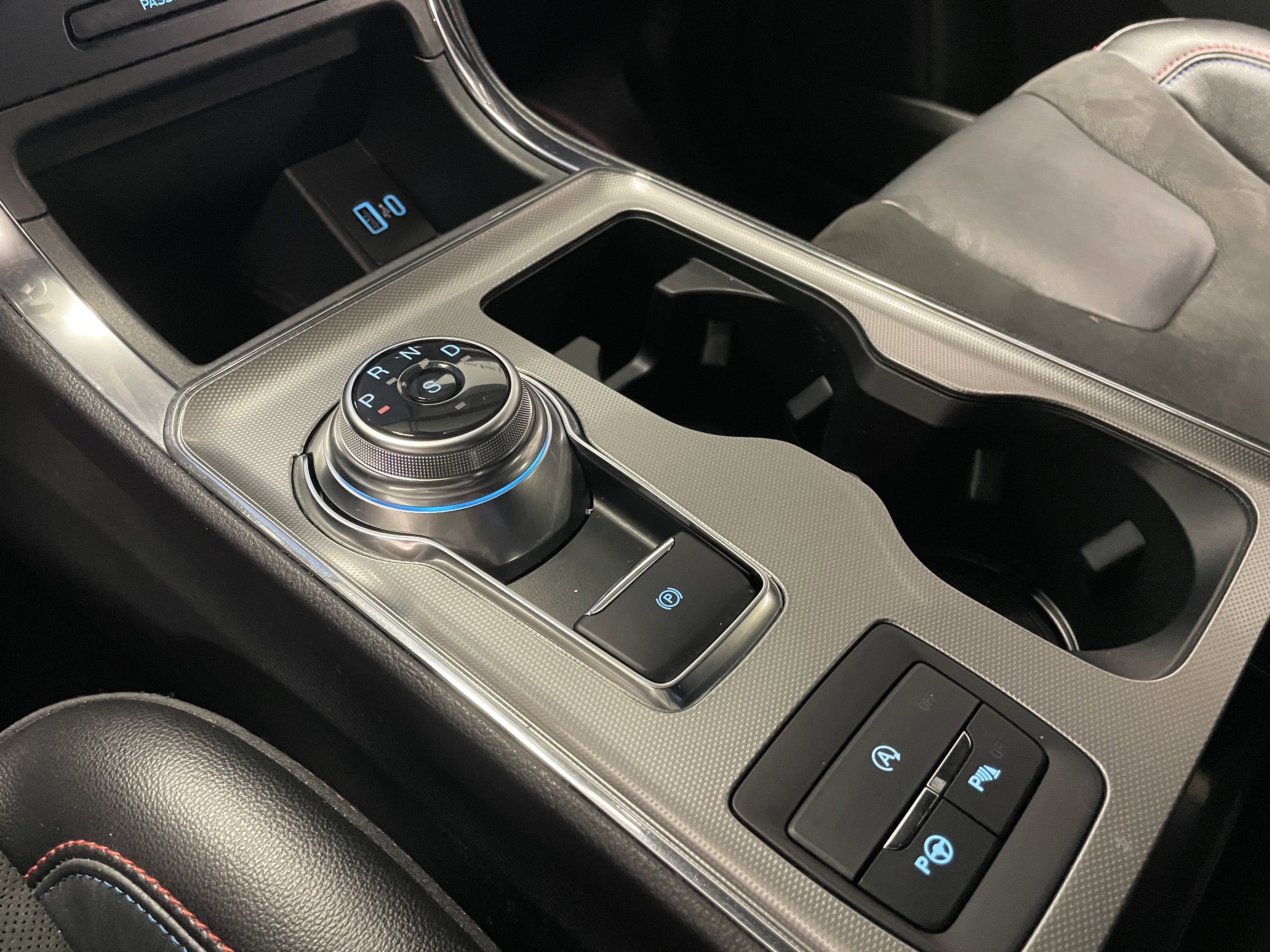 Used 2024 Ford Edge ST w/ Equipment Group 401A image 16