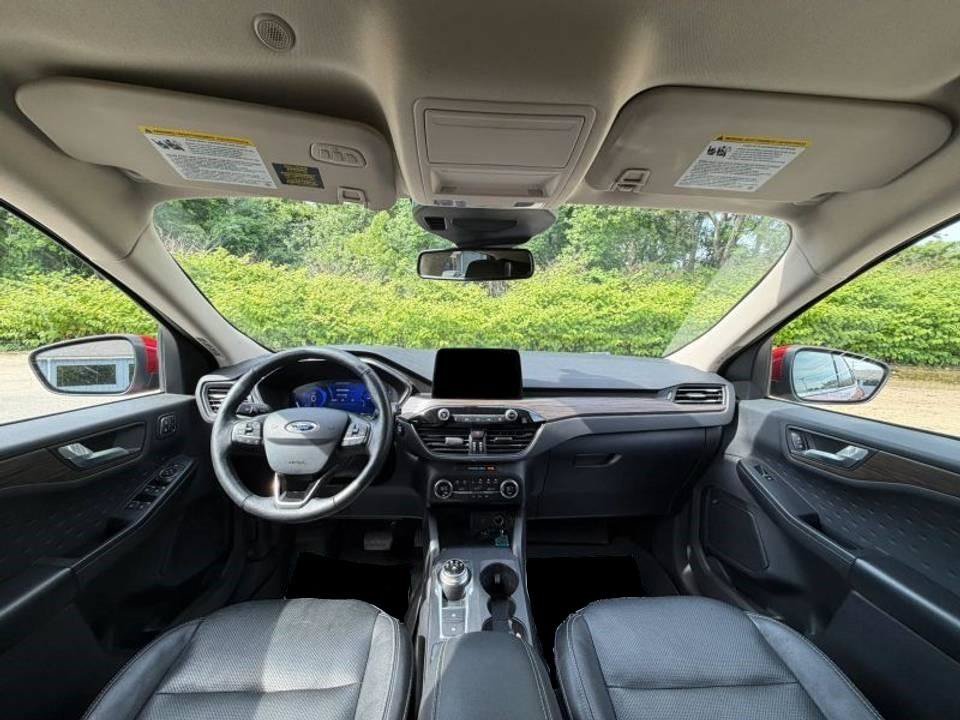 Used 2020 Ford Escape Titanium w/ Titanium Premium Package 2.0 AWD/4WD image 8