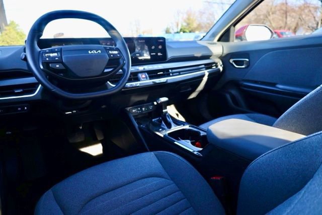 Used 2025 Kia K4 EX image 30