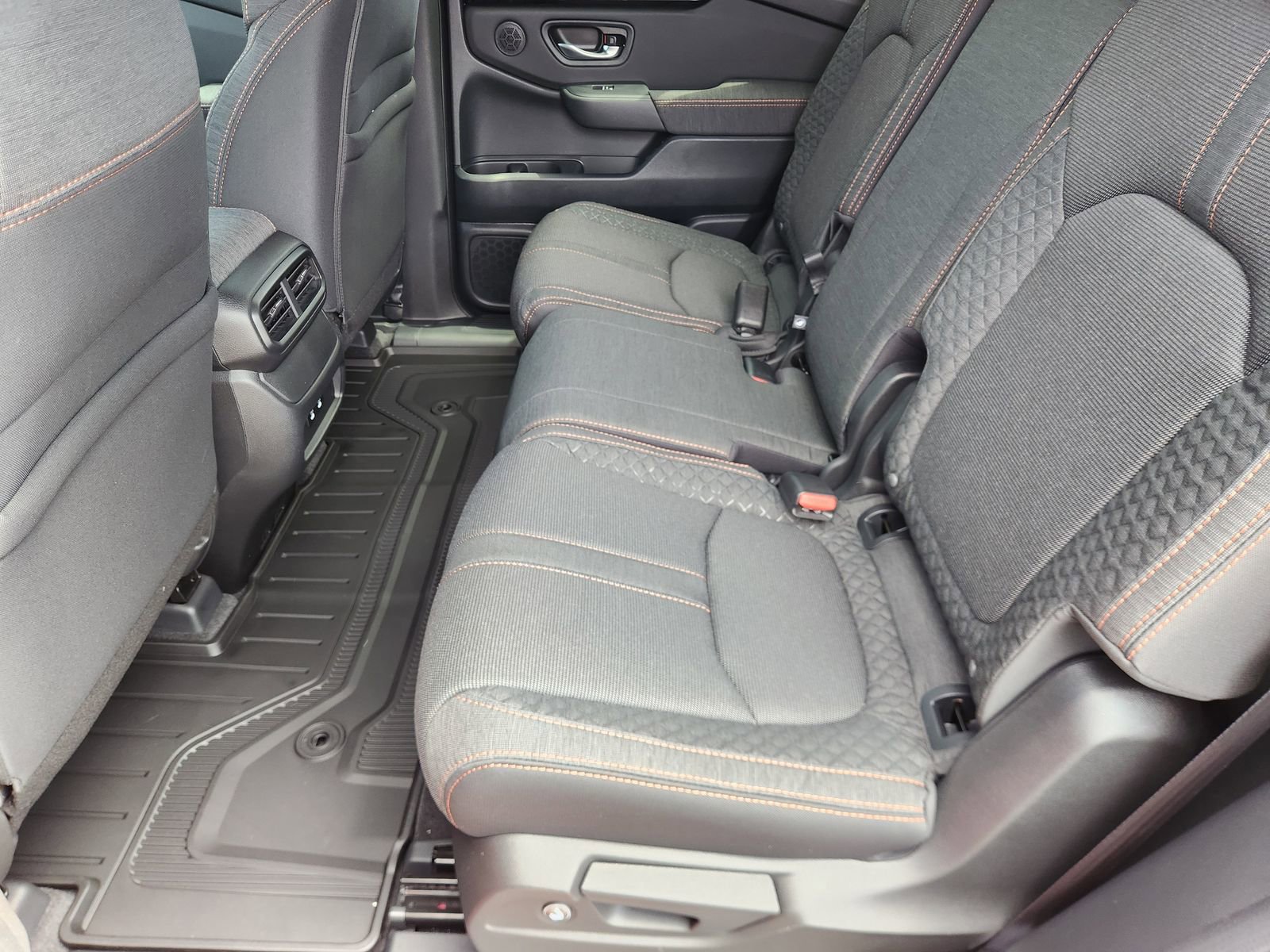 New 2026 Honda Pilot Sport image 32