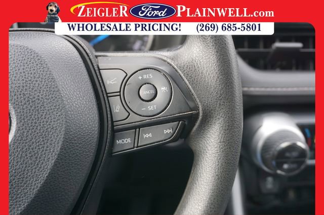 Used 2022 Toyota RAV4 XLE image 25