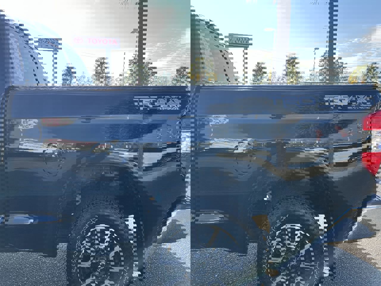 Used 2017 Toyota Tundra SR5 image 8