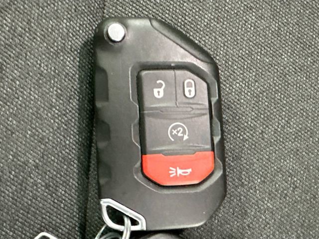 Used 2025 Jeep Wrangler Unlimited Sahara image 17