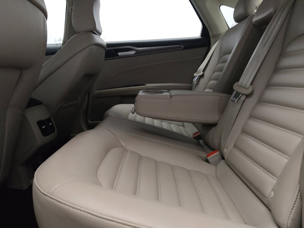 Used 2020 Ford Fusion SEL FWD image 18