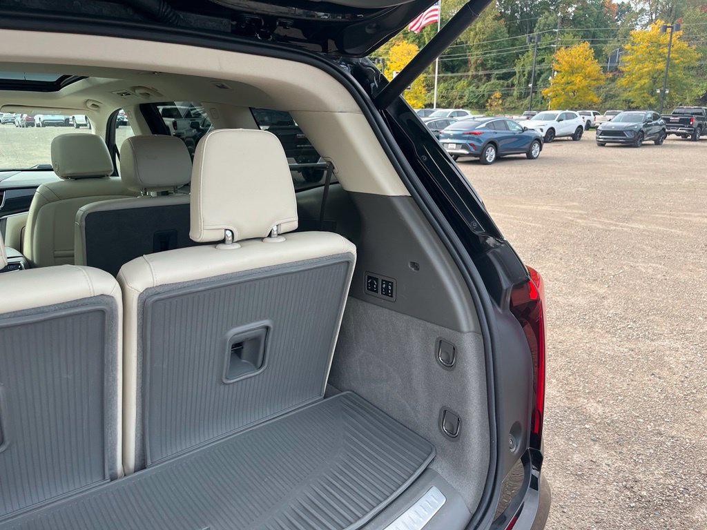 Used 2025 Cadillac XT6 Premium Luxury w/ LPO, Floor Liner Package AWD/4WD image 13