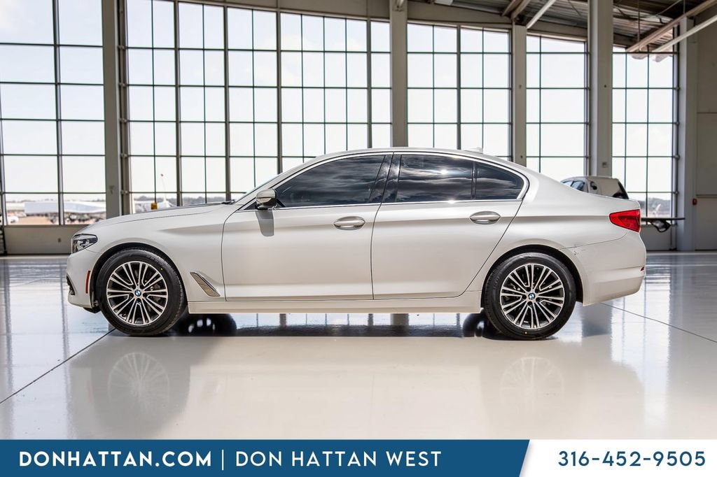 Used 2020 BMW 530i w/ Convenience Package RWD image 2